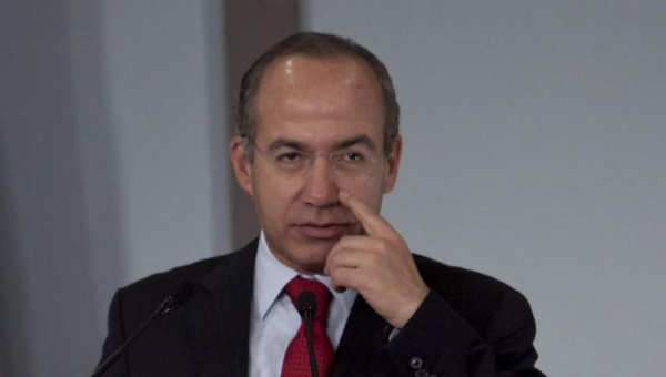 La FGR investiga a Felipe Calderón por daño al erario