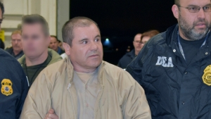 El narcotraficante mexicano Joaquín 'El Chapo' Guzmán, cuando fue extraditado a EE.UU. el 19 de enero de 2017.