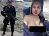 La agente Nidia García con un arma larga y voluptuosos pechos al aire mientras tira un guiño coquetón.
