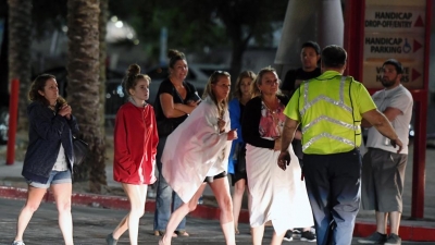 Gente es evacuada del local en las Vegas