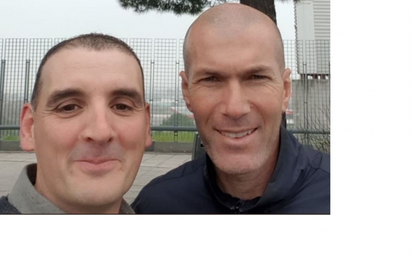 Zidane se estrella contra otro coche y el afectado le pide un selfi