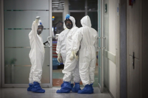 Para la vacunación, el Gobierno federal dará prioridad al personal de salud que atiende la pandemia.