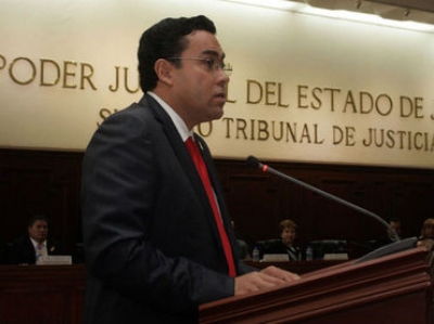 Vega Pámanes asegura que sólo pidió que fueran presentados ante la autoridad, pero esa es una función que lo corresponde.