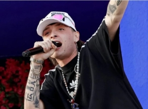 Peso Pluma, cantante de regional mexicano.