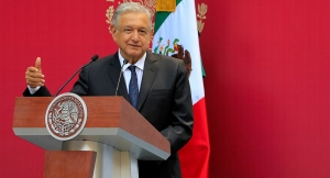 "Que no se enojen": AMLO exhibe a partidos que no quieren donar recursos frente a la pandemia
