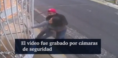 (VIDEO) Captan asalto a mano armada y forcejeo en Lomas Verdes