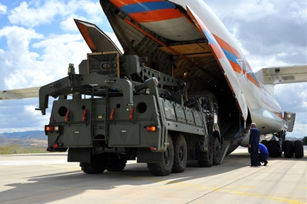 Rusia comenzó a suministrar radares avanzados S-400 y sistemas de defensa aérea a Irán