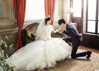 Enfermo terminal de cáncer se casa con muñeca sexual