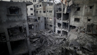 Graves daños sufridos por los edificios tras un ataque aéreo israelí contra la ciudad de Gaza, el 9 de mayo de 2026.