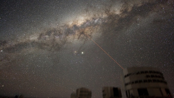 Imagen del firmamento sobre el Observatorio Paranal (Chile).  