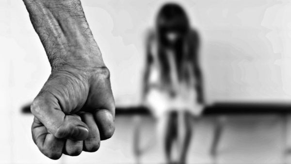 &quot;Mi mami gritaba viólenlas&quot;: 11 familiares violan a seis hermanas con venia de la madre de las niñas