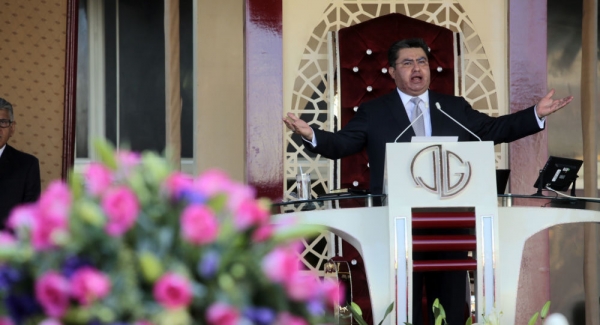 Detienen al líder de la Iglesia evangélica Luz del Mundo Naasón Joaquín García por delitos sexuales