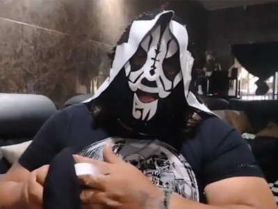 Miró en los ojos de 'La Parka': fan pide al legendario luchador que le pegue y nunca olvidará las consecuencias