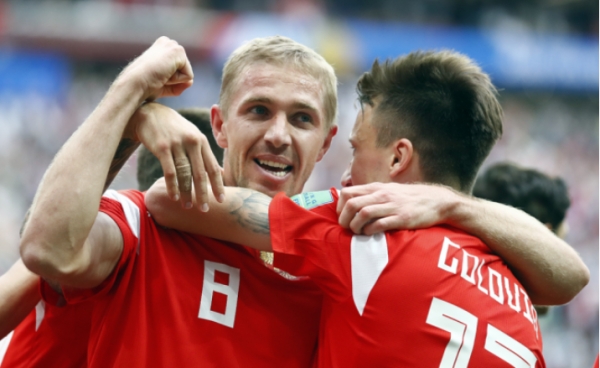 Iury Gazinsky anota el primer gol del Mundial de Rusia 2018