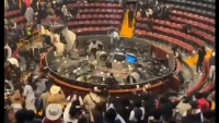 El público destroza un escenario tras negarse el intérprete a cantar narcocorridos