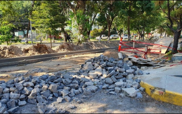 Ante la oposición de algunos vecinos, el Gobierno de Zapopan evalúa cancelar la rehabilitación de Aurelio Ortega y la construcción de la ciclovía. 