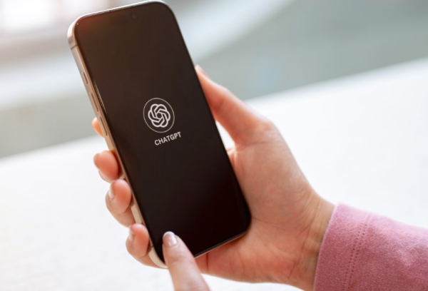 ChatGPT es un modelo de lenguaje que funciona a través de texto y no tiene acceso a cuentas bancarias, efectivo ni mecanismos para realizar pagos.