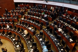 En sesión ordinaria el Senado de la República aprobó la "Ley Silla" que prohíbe obligar a trabajadores a permanecer de pie.