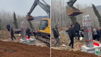 Polémica en China por el entierro de un Mercedes junto a su dueño fallecido