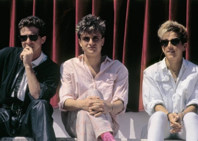 José María Cano, Nacho Cano y Ana Torroja, los tres componentes de Mecano, en una imagen tomada durante una presentación en los inicios de su carrera. Getty Images