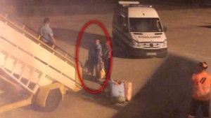 Un avión aterriza de emergencia por causa de un &#039;hombre apestoso&#039; que hizo vomitar a los pasajeros