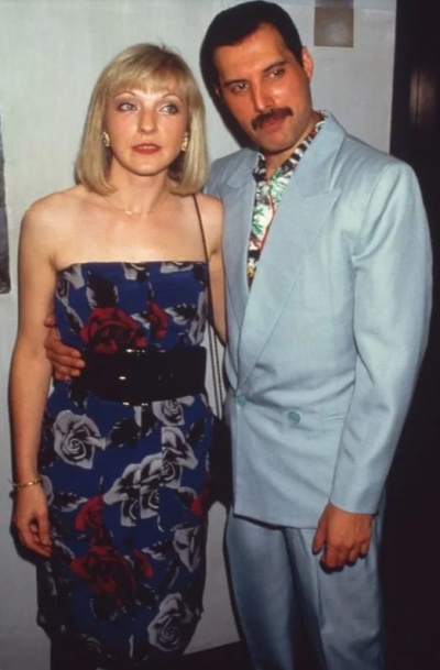 Mary Austin con Freddie Mercury en 1986