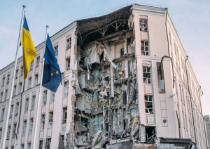 Ucrania: El hotel donde se hospedaban los asesores de la OTAN fue destruido en Kiev.