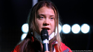 Thunberg dijo que "si ya tenemos (las centrales nucleares) en funcionamiento, creo que es un error cerrarlas" si la alternativa es el carbón.