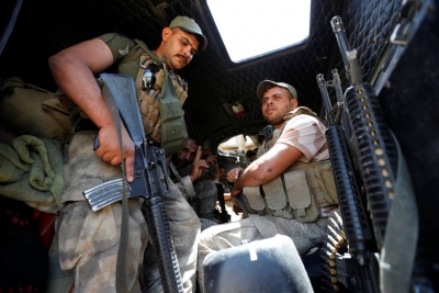 Soldados iraquíes se preparan para entrar en Faluya durante la ofensiva contra el ISIS, el 14 de junio de 2016