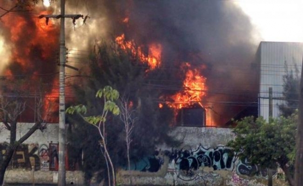 Se incendia bodega de plásticos en Guadalajara