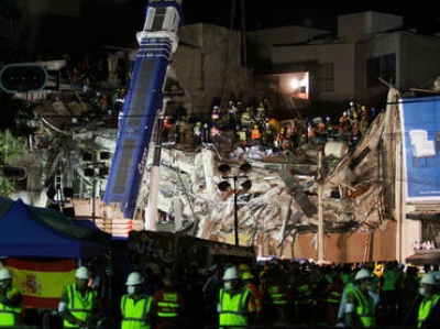 Pasó más de treinta horas encerrada en un reducido espacio del edificio de seis pisos de la calle de Álvaro Obregón 286.