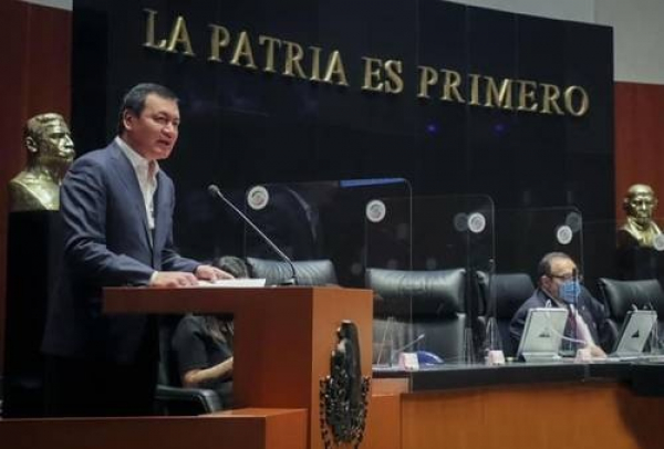Miguel Ángel Osorio Chong, coordinador de los senadores del PRI, expresó ayer su apoyo a Manlio Fabio Beltrones y su hija, quienes enfrentan una campaña previo a los comicios del 6 de junio, aseguró.