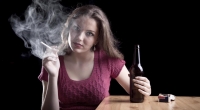 Fumar y beber, beber y fumar. Los malos hábitos siempre van de la mano