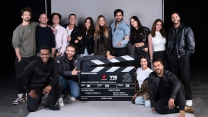 Parte del reparto y del equipo de producción de la serie 'Sin senos sí hay paraíso' en 2025.