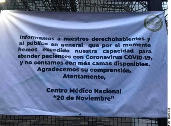Manta a la entrada del Hospital 20 de Noviembre, en Ciudad de México.