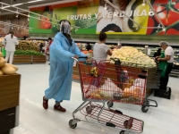 Compras de víveres en un supermercado de la Ciudad de México.
