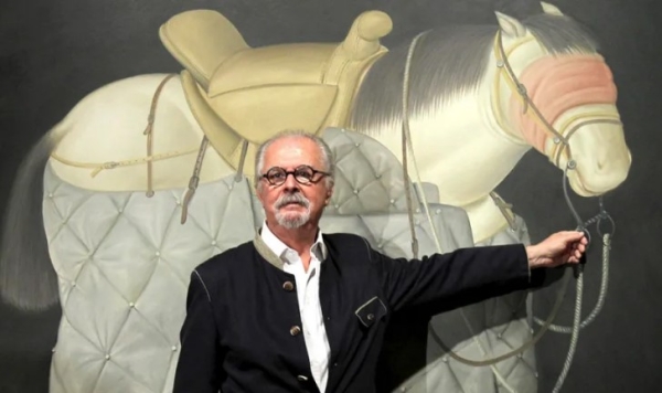 Fernando Botero junto a su obra &quot;Caballo de picador, 1992&quot; en el Museo de Bellas Artes de Bilbao.