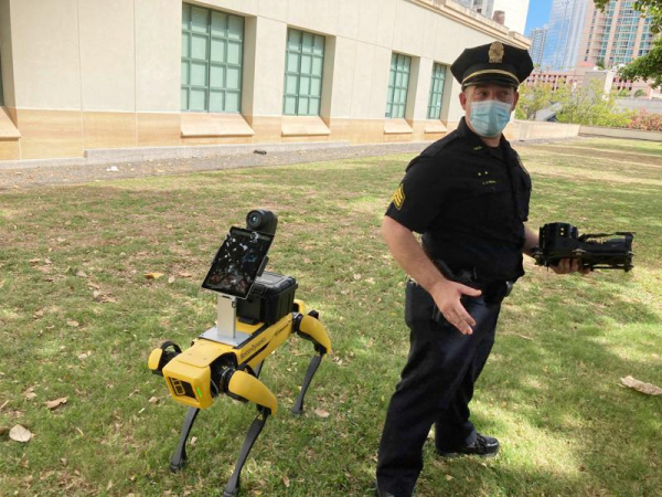 Perros policía robóticos: ¿sabuesos útiles o máquinas deshumanizadoras?