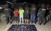Las autoridades localizaron una camioneta tipo pick up con varias personas a bordo con un rifle de asalto.