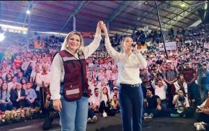 Claudia Delgadillo estuvo acompañada de Claudia Sheinbaum, así como de los dirigentes de los partidos estatales que integran la coalición.