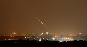 Israel ataca 150 objetivos en Gaza en respuesta a los 180 cohetes de Hamás