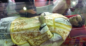Insólito: roban el cerebro de un santo en Italia