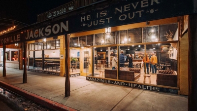 Bar Old State Saloon en la ciudad de Eagle, Idaho.