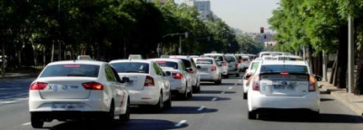 Se extiende por España la huelga de taxis a la espera de una reunión con el Ministerio de Fomento