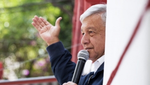 López Obrador: &quot;Nadie amenazará a México con cerrar fronteras o construir muros&quot;