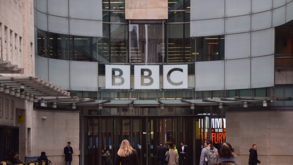 Trump presenta una demanda contra la BBC por 10.000 millones de dólares