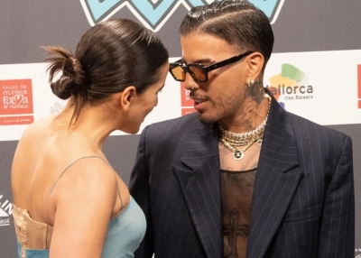Rosalía y Rauw Alejandro en LOS40 Music Awards 2021 en España.