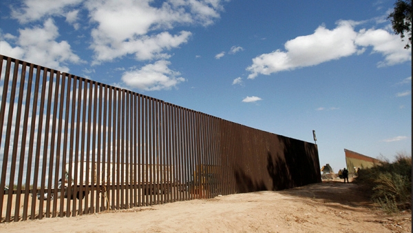 La frontera entre EE.UU. y México cerca de Calexico, California, EE.UU., vista desde Mexicali, México, el 22 de febrero de 2018.