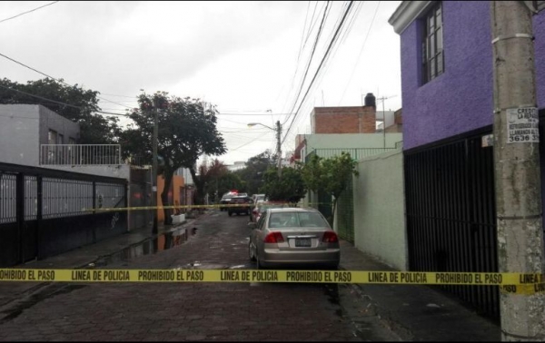 Autoridades refieren que los causantes tripulaban una camioneta Nissan tipo Titán, dándose a la huida.