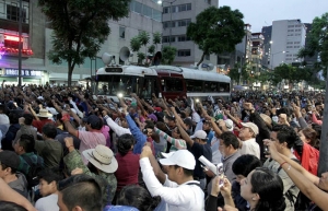 Maestros de la CNTE al finalizar lamarcha de este viernes en la Ciudad de México.